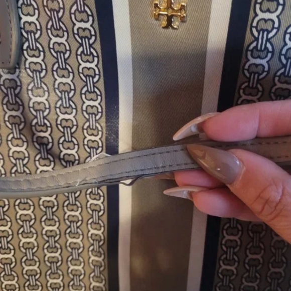 Tory Burch - Picture 3 of 3